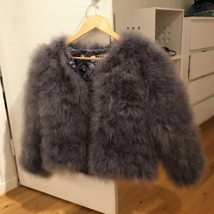  - Dream jacka från dennismaglic, super skick! Använd 2gånger /nypris 1399kr