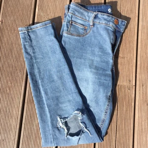  - Jeggings köpa från Cubus. Storleken är S men den är stor i storleken. Betalning sker via Swish och köparen står för frakten. Hör gärna av dig om du har frågor kring plagget!