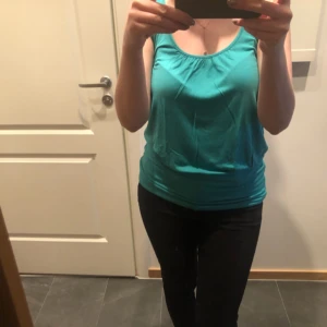  - Snyggt med vita byxor; köparen står för frakt 