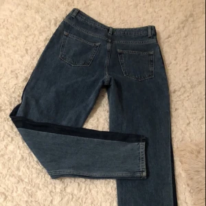  - Aldrig använda jeans från nakd. Köparen står för frakten. 😊