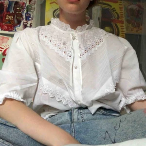  - Super fin blus jag köpte i Berlin som behöver ny ägare 💥✨ Köparen står för frakten✨