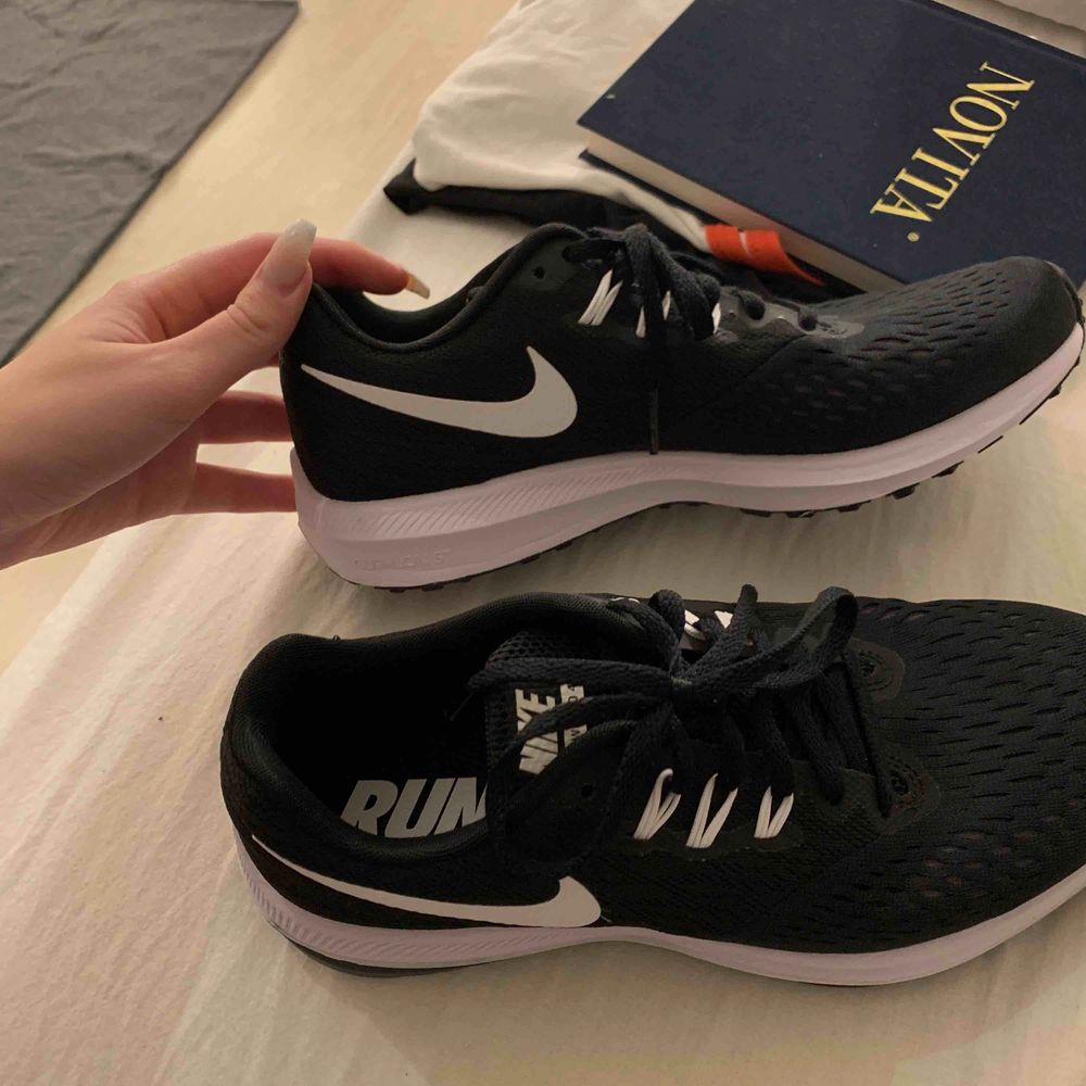 Helt nya Nike jumpa skor, aldrig | Plick Second Hand