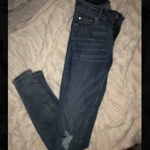  - Skit snygga byxor ifrån lager 175. Sitter så jävla bra om det är rätt storlek. Passar xs/s tyvärr blivit för små för mig.