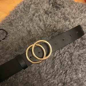  - gina tricot skärp nyskick 