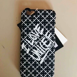  - Ett nytt oanvänt iphone skal till iphone 6 från by maline birger. 