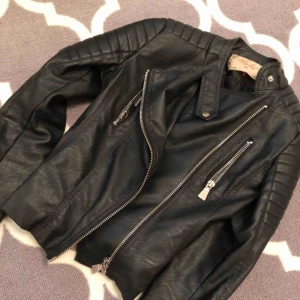  - använd endast 2-3 gånger som max och är sjukt fin men har redan massa andra som jag använder.