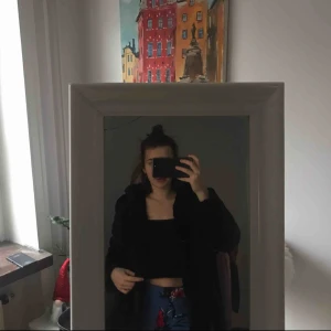  - Säljer min fake pälsjacka, jätte fin och nästan helt oanvänd. Storleken på jackan är 40 men passar mig som har 38/36