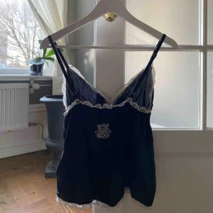  - Superfint Oddmolly linne, sparsamt använd. Nypris ca 700. 