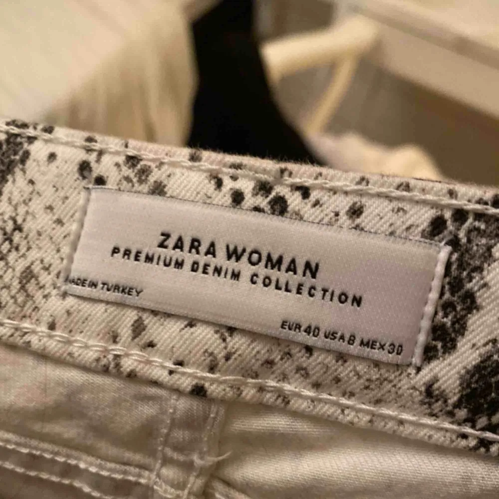 Super snygga jeans från Zara.. Jeans & Byxor.