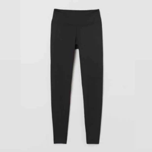  - Svart/gråa leggings den är oanvända och är i storlek xs. Köpte den för 199kr och säljer den för halva priset😊🥳
