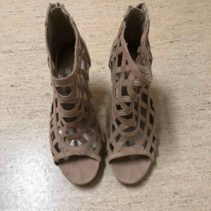  - 🌟 Superfina klackar från i storlek 37  Kan mötas upp i Helsingborg eller skickas mot en fraktkostnad 📮