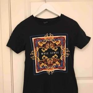  - Säljer denna tröja från Gina tricot då den inte kommer till användning💖  Frakt tillkommer