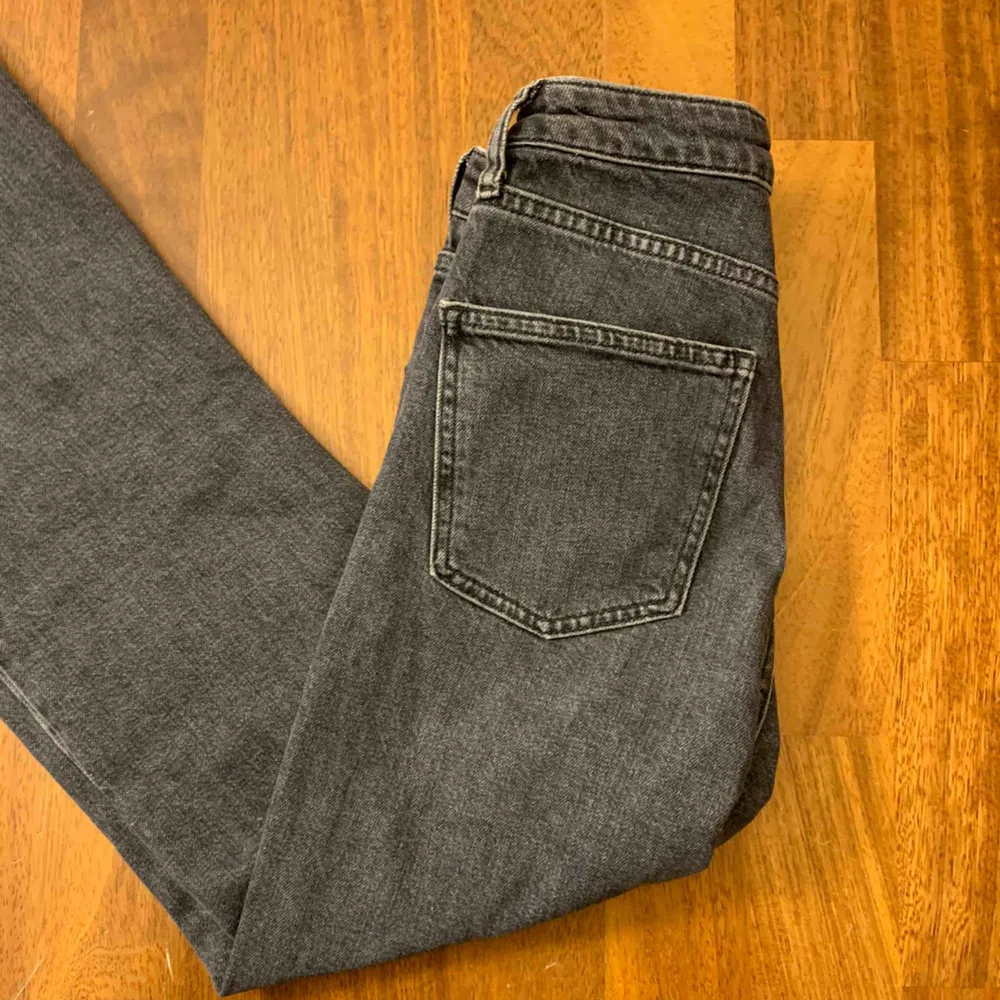 Aldrig använda, ny skick Skulle säga att storleken motsvarar en 34   . Jeans & Byxor.