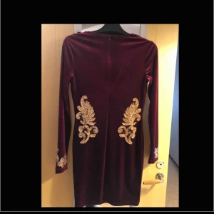  - Aldrig använd klänning prislapp fortfarande på