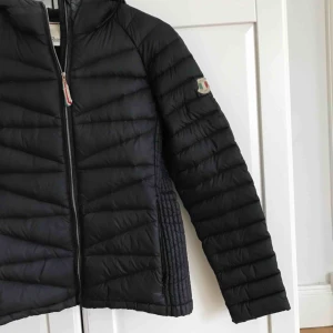  - Dunjacka / skidjacka från märket dolomite, fint skick!   Storlek S