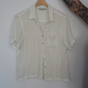  - Fin vintageskjorta. I använt skick. 