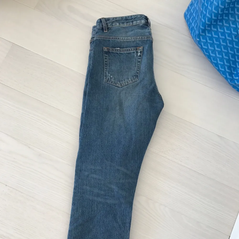 Acne jeans POP BETTY i storlek 34. Modellen är  boyfriend jeans.  Fint skick.   . Jeans & Byxor.