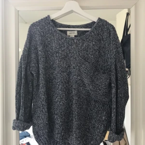  - Oversize stickad tröja från Monki i strl. S. 