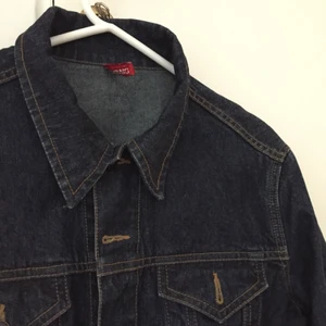  - jeansjacka, använd fåtal gånger, fint skick!