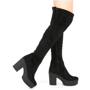  - Over knee boots i storlek 38 (märkt UK5), mockaimitation, fint skick!