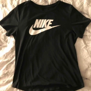  - Äkta Nike t-Shirt, passar även Small