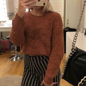  - Jättefin glittrig tröja ifrån ginatricot. Köpare står för frakt.