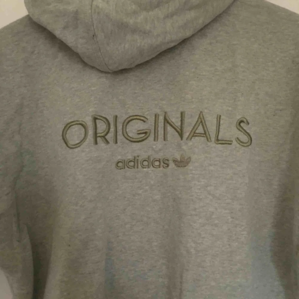 🎃Ljusgrön/grå Adidas Originals-hoodie🎃 stl 38🎃 extra långa muddar🎃 stor luva!🎃 möter upp i Stockholm!🎃. Hoodies.
