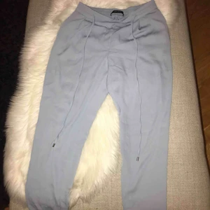  - Sköna Zara byxor i ljusblått, använda en gång. 