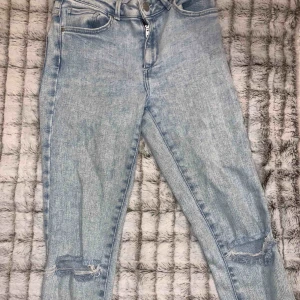  - Snygga byxor som passar både storlekarna m och s, men bäst för storleken m, bra skick och mycket stetchiga