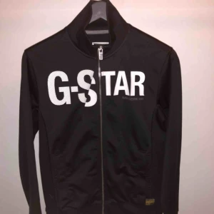  - G-star zip track jacket bra skick knappt använd.