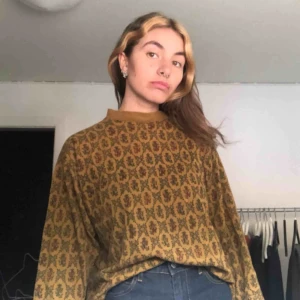  - säljer denna feta vintage tröja, använd för sällan så den e i bra skick !! frakt tillkommer 🌙