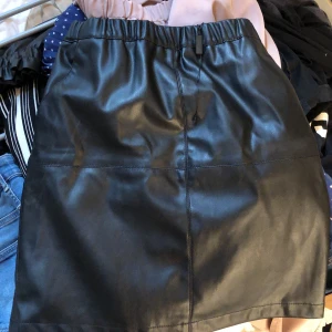 Kjol - Helt ny kjol från nakd