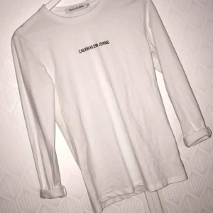  - Tröja från Calvin Klein i strl xs. Endast testad. Gratis frakt🥰