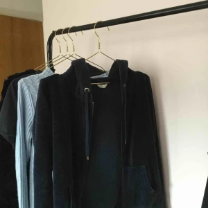  - Mörkblå sammetskofta fr Cubus🌌😍