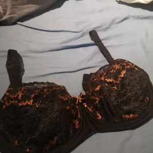 Bh köpt från change!  - Bh i fint skick. Då den blev lite för liten, storlek 65H