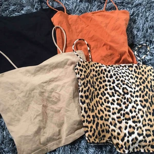  - Superfina toppar, 50kr styck och 175kr för alla. Olika storlekar på topparna så skriv privat för frågor💕