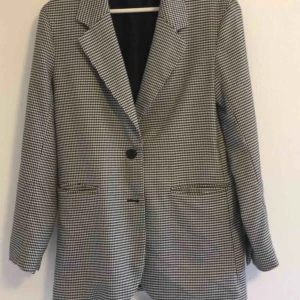  - Assnygg blazer/kavaj från gina  Knappt använd, säljer pga förstor☺️