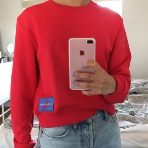 Tröja, Calvin Klein Jeans - Collegetröja. Så snygg till ett par blåa jeans bara! Knappt använd :)
