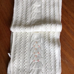 Halsduk med paljett - Halsduk med paljett. Oanvänd. Kan hämtas i Malmö, osäker på exakt fraktkostnad.