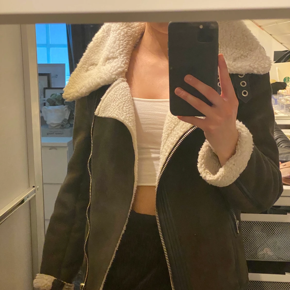 Grön bikerjacka i mocka imitation  - 90