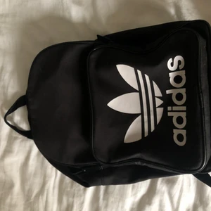 Adidas ryggsäck  - Ryggsäck från adidas, bra skick