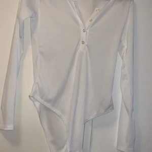 Body  - Body helt ny i storlek 38 
