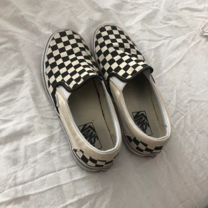 Vans slippers - Superfina skor från vans! Använda Max 3 gånger