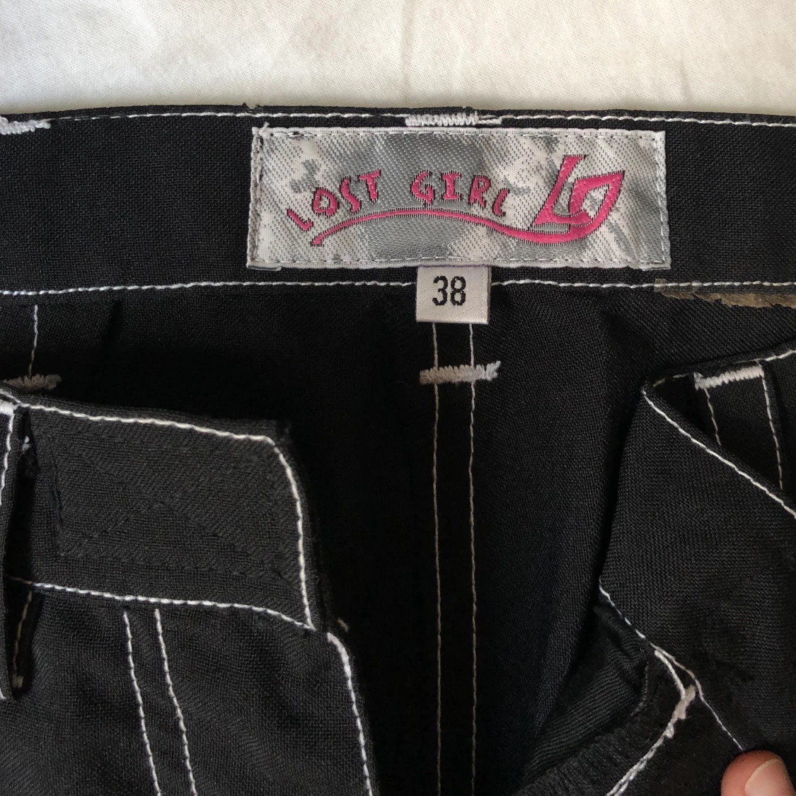 90s byxor med kontrastsöm strl 38 - 91