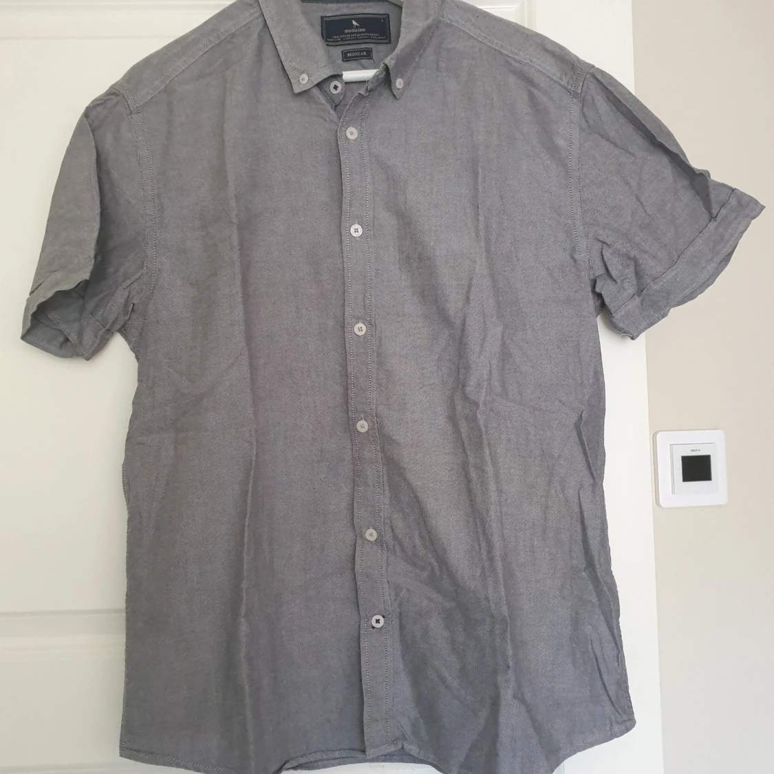 Kortärmad skjorta i strl L - 90