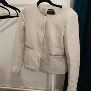  - En finare jacka ifrån only, storlek 36🌸 