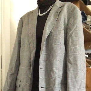 Kavaj storlek L - Denna sjukt snygga kavaj🦋💖 använd en gång men inte min stil