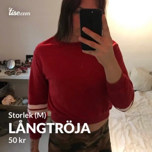 Lång tröja - Super fin röd lång tröja! 👉Tryck på chatta och skriv att du vill köpa. Inget budkrig utan först till kvarn. Betalning sker via Swish.    📦Skickas mot spårbar frakt! Fraktkostnad får du reda på när du vill köpa. #set 