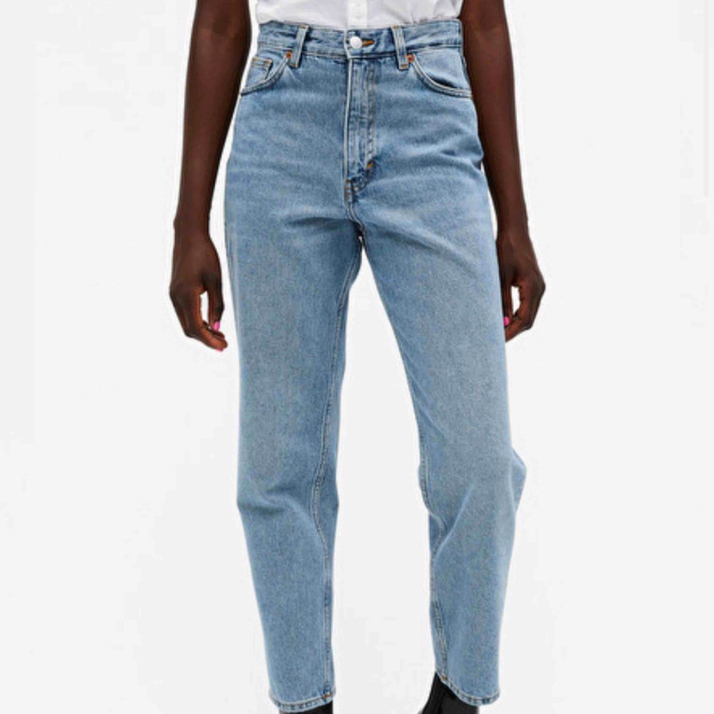 Jeans från monki i modellen taiki 