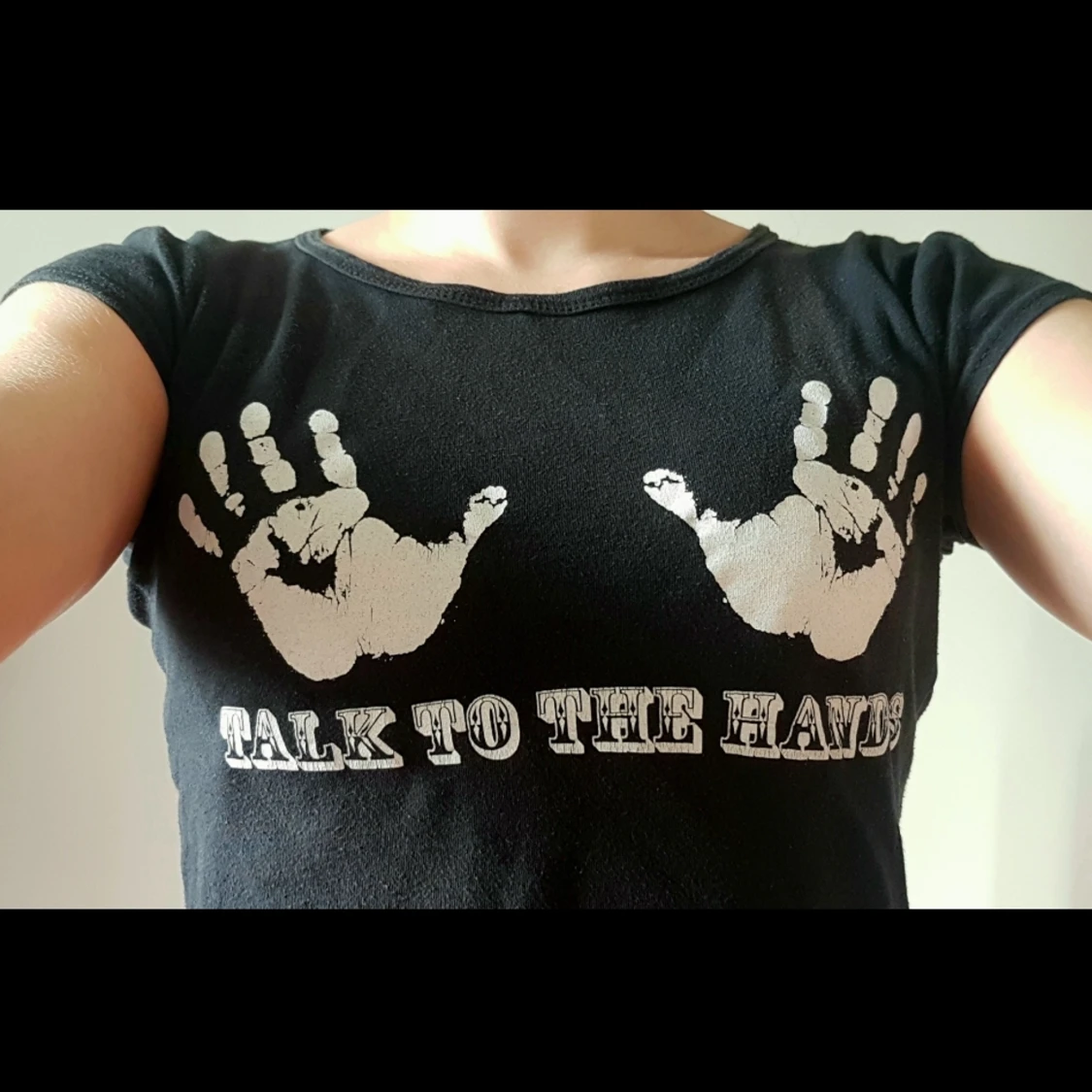 Svart bomulls t-shirt med tryck - 90